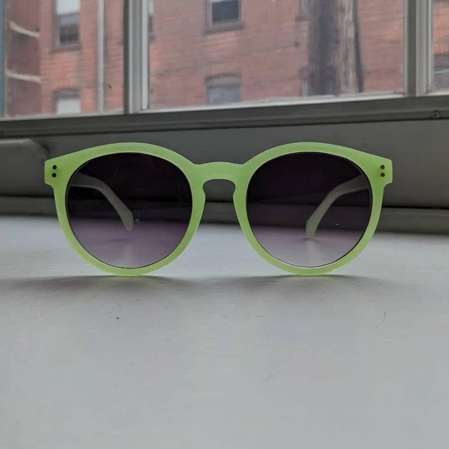 Y2K Funky Festival Retro 70s style Wayfarer Sunglasses Mint Green Sunnies Shades